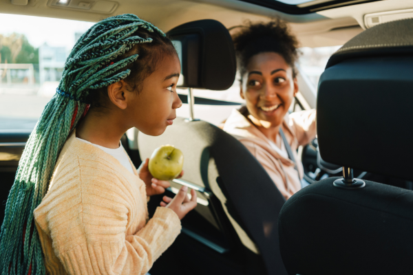 Como manter a rotina alimentar dos filhos durante uma viagem